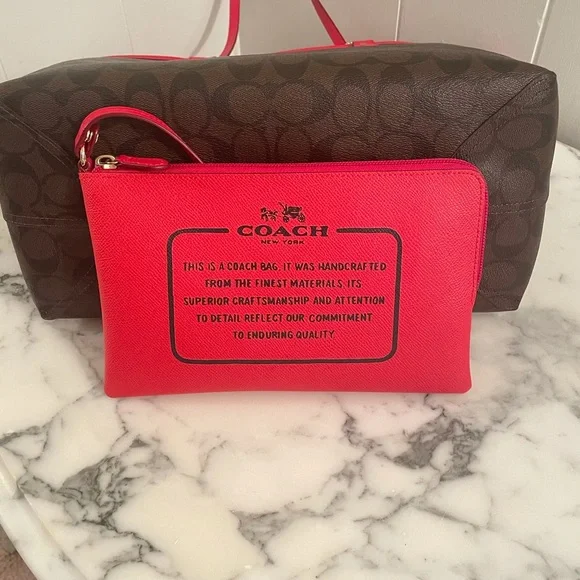 Coach reversible Tote - Picture 7 of 12